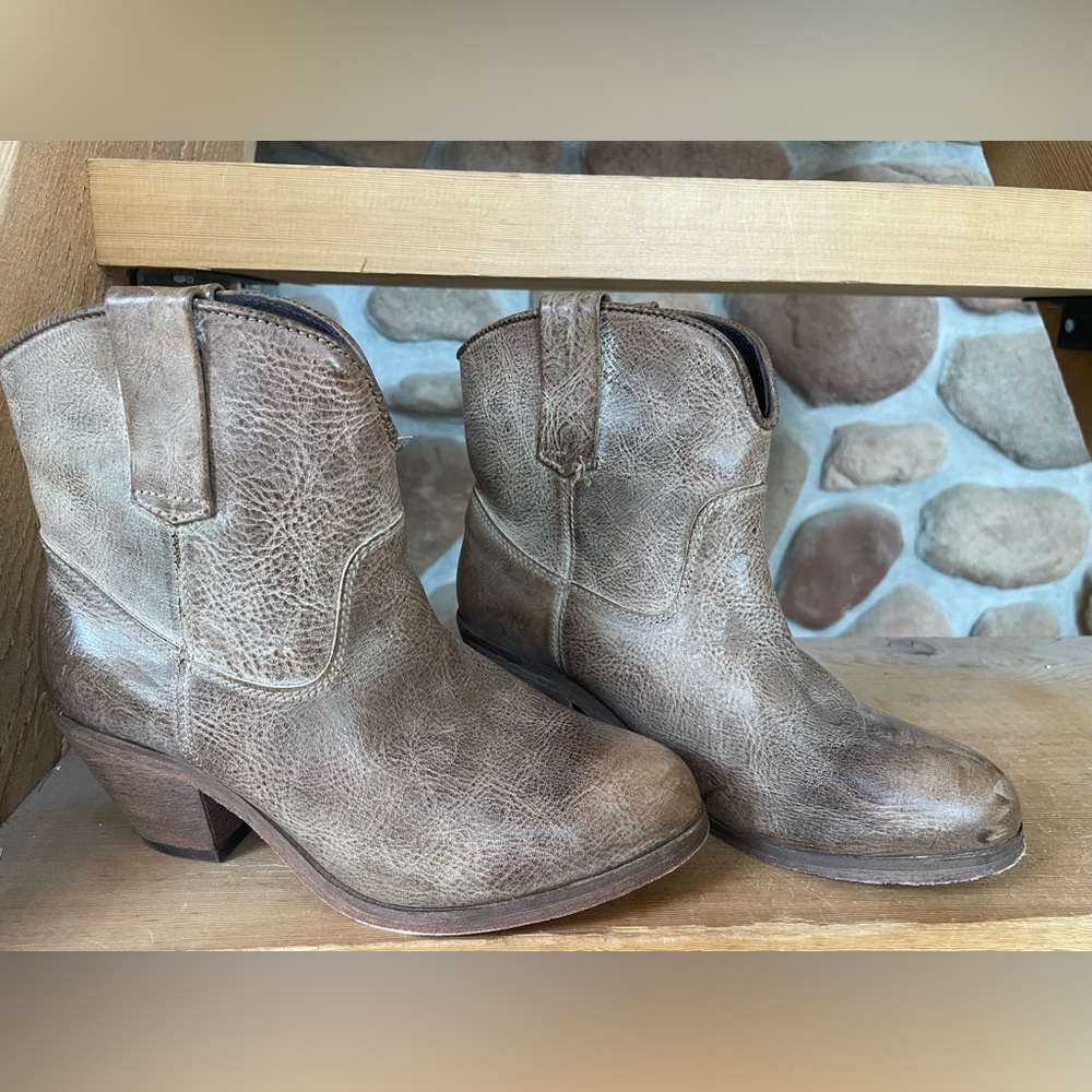 Circle G Brown Leather Western Ankle Boots